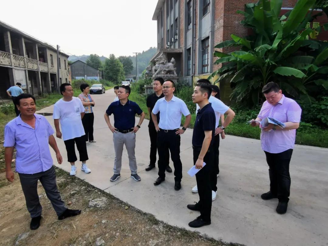 六安市副市长束学龙会见王小松一行
